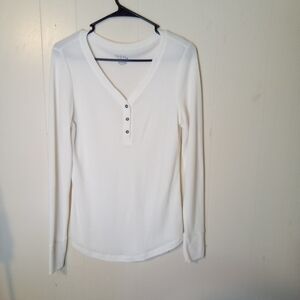 Time and Tru Women's White Long Sleeve V-Neck Top